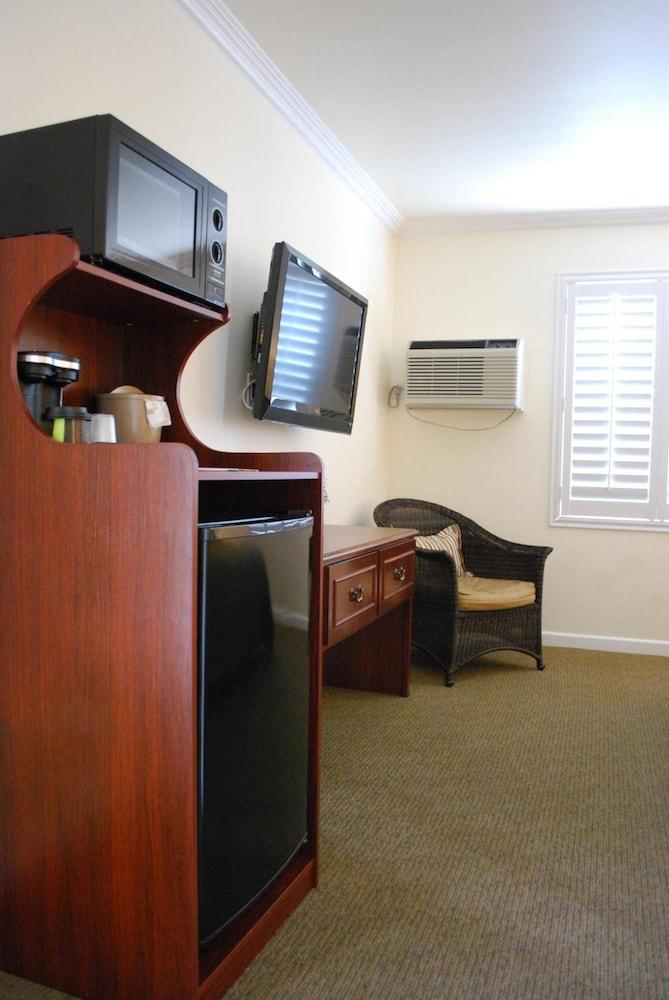 Bella Capri Inn And Suites كاماريللو المظهر الخارجي الصورة