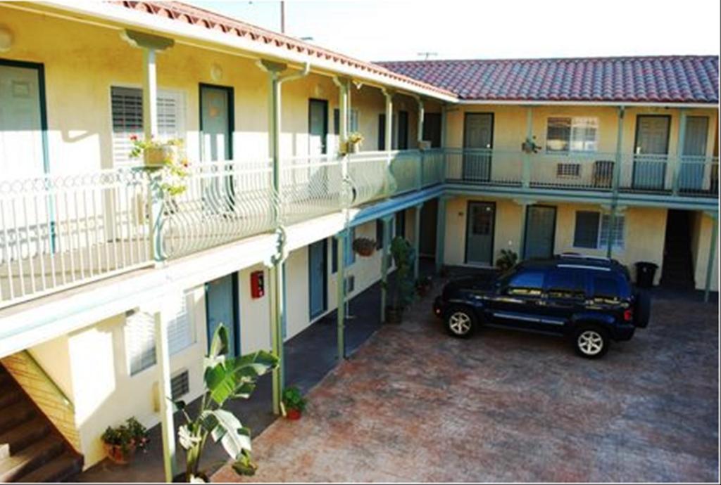 Bella Capri Inn And Suites كاماريللو المظهر الخارجي الصورة