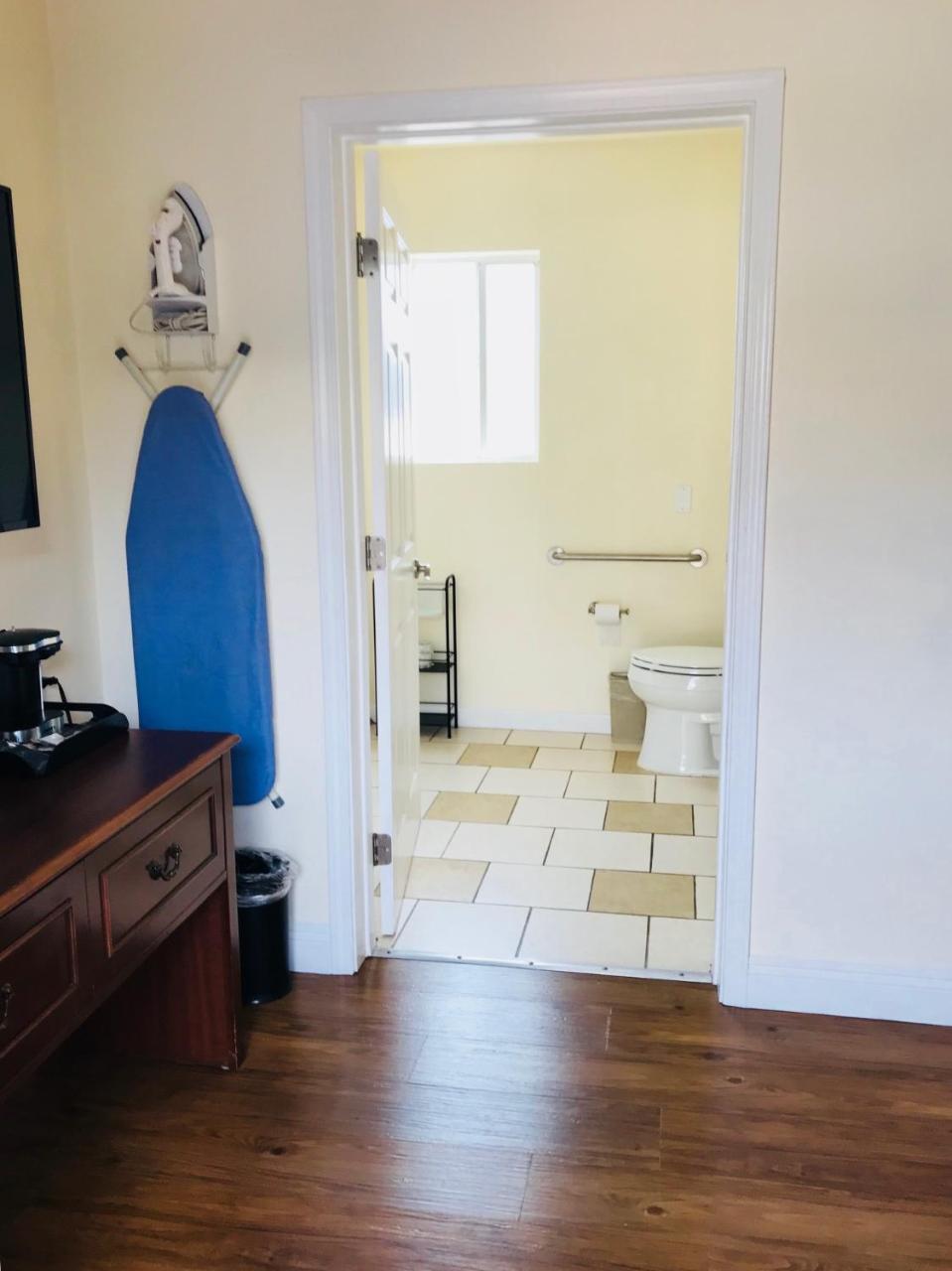 Bella Capri Inn And Suites كاماريللو المظهر الخارجي الصورة